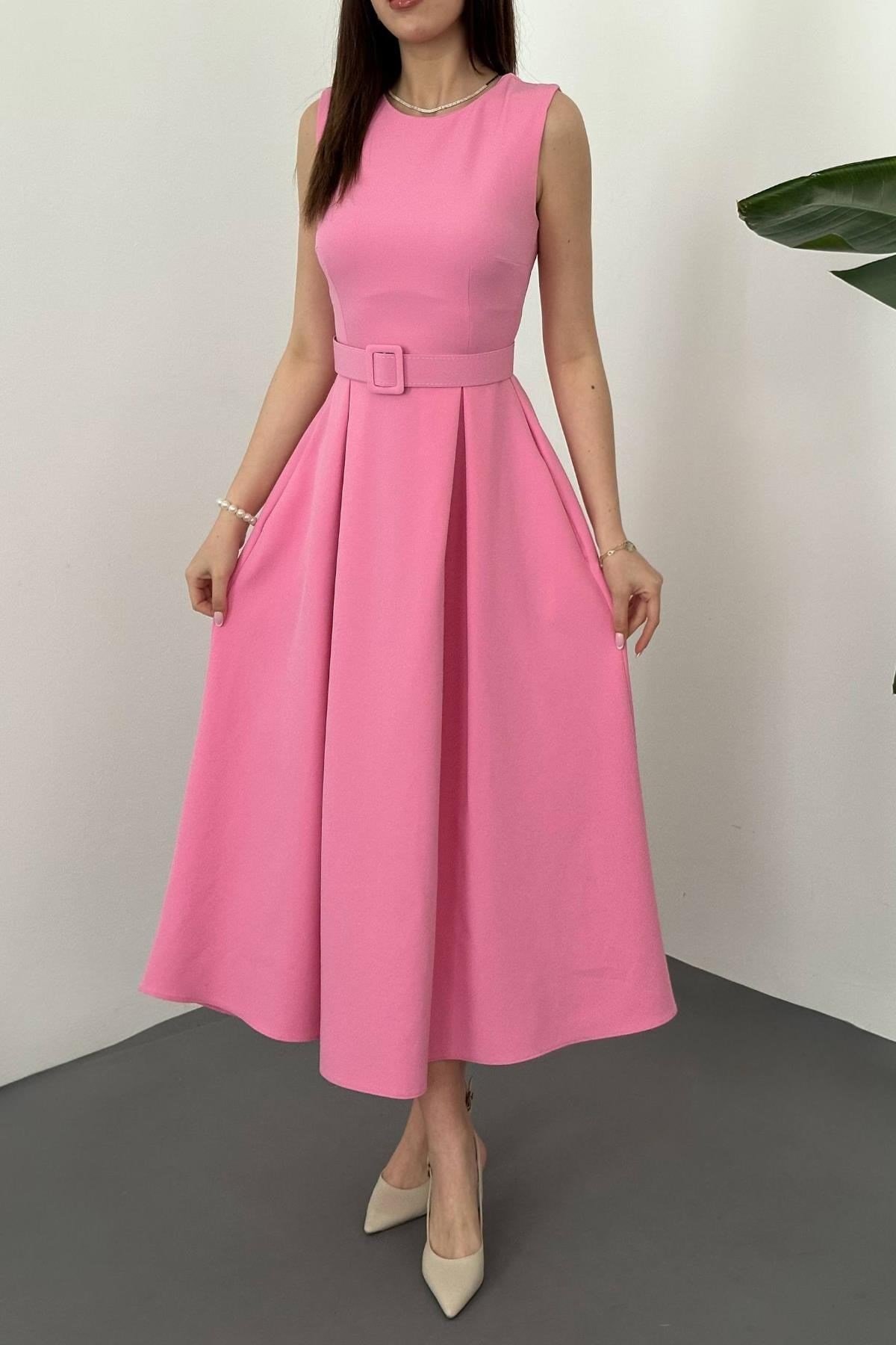 Pembe Halter Yaka Kloş Elbise