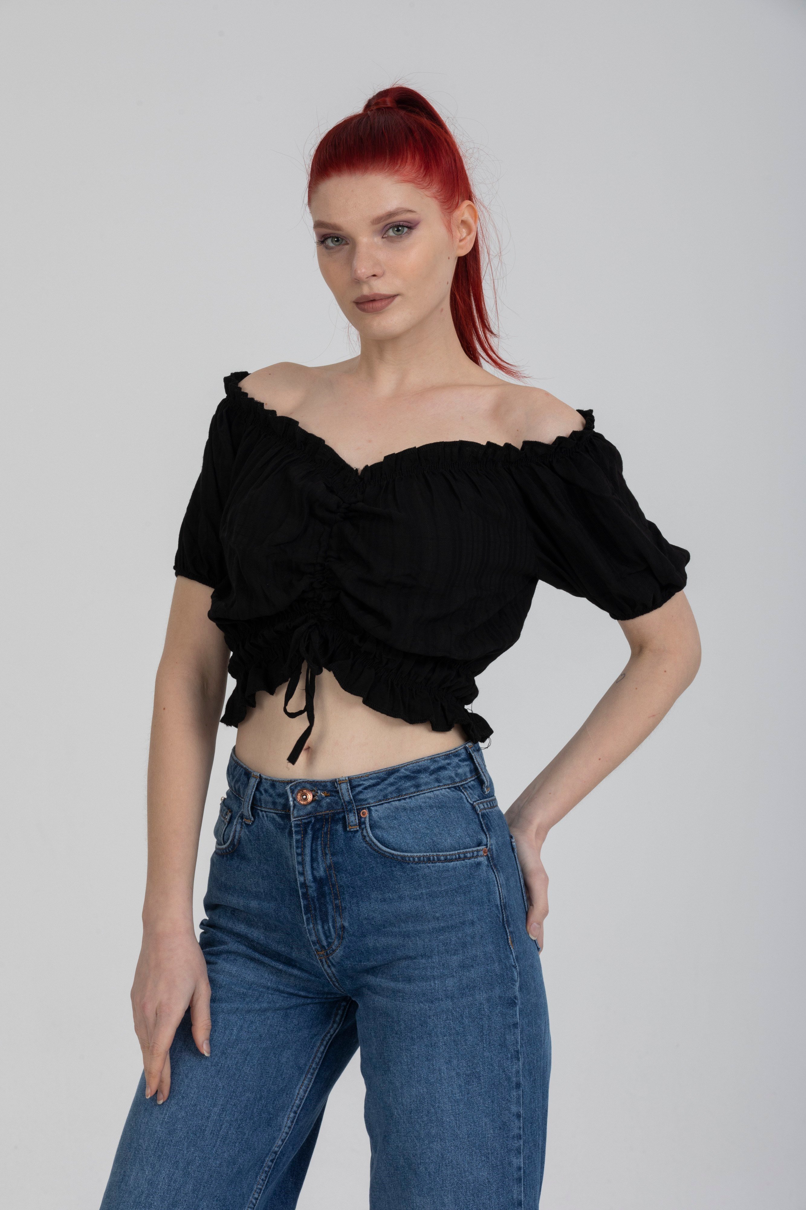 Siyah Renk Önü Büzgülü Detaylı Balon Kol Crop Bluz