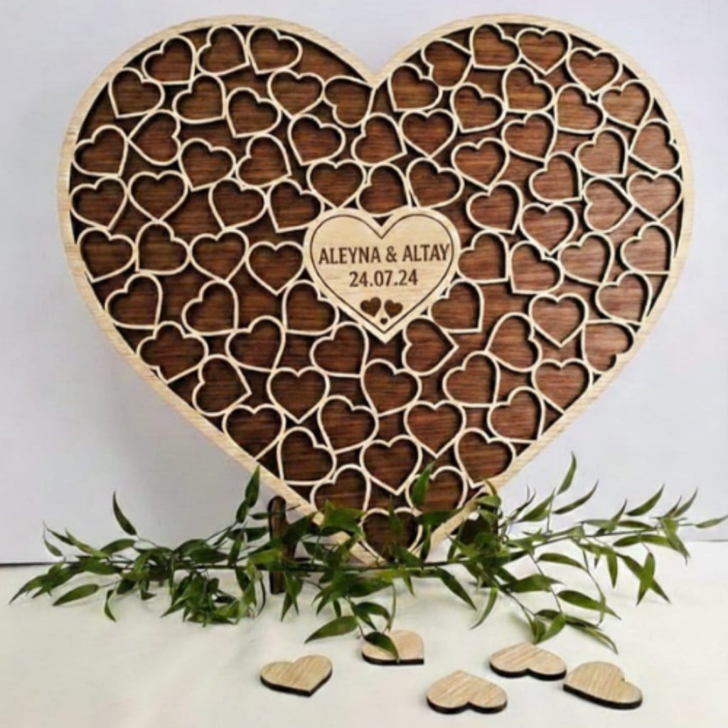 Kişiye Özel Ceviz Zeminli Kalp Formunda Ahşap Düğün Anı Kutusu (50 cm Set)