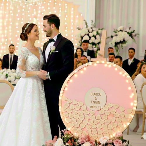 Kişiye Özel Pembe Zeminli Yuvarlak Ahşap Düğün Anı Kutusu (50 cm Set)