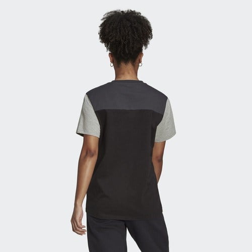 adidas Essentials Colorblock Logo Kadın Siyah Tişört (HC8828)