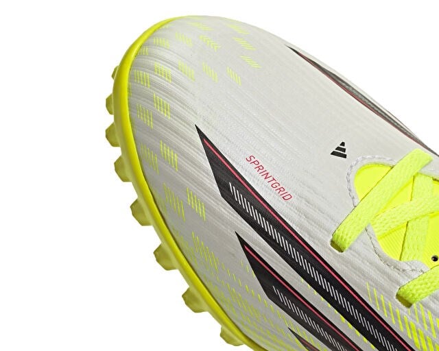 ADIDAS F50 CLUB TF Erkek Halı Saha Ayakkabısı JR9051 Sarı