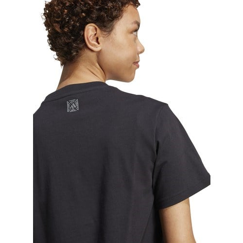 Adidas Kadın Siyah Bisiklet Yaka Normal Baskılı T-Shirt JV8536 W Anımal T Özellikli Outdoor Giyim