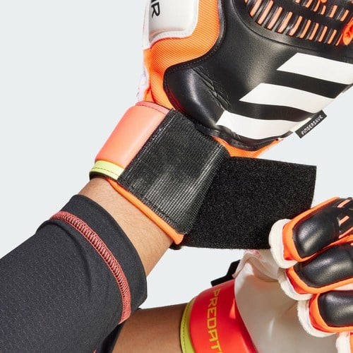 Adidas Performance IQ4037 Predator Match Fingersave Goalkeeper Gloves