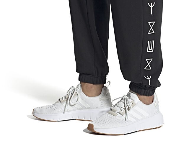 ADIDAS SWIFT RUN 23 Unisex Koşu Ayakkabısı IG4703 Beyaz