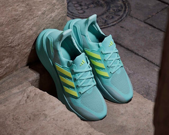 ADIDAS ULTRABOOST 5 Erkek Koşu Ayakkabısı JQ2909 Mavi