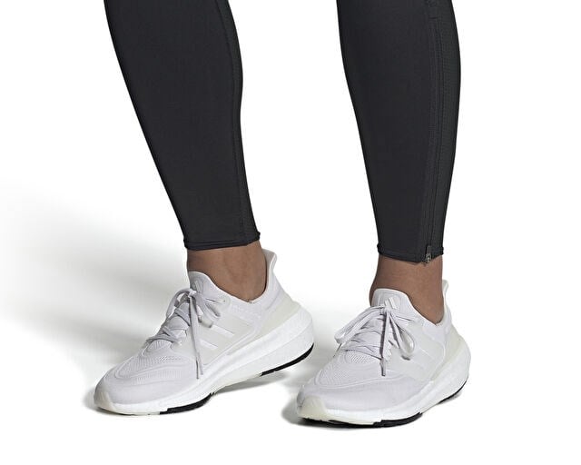 ADIDAS ULTRABOOST LIGHT Erkek Koşu Ayakkabısı GY9350 Beyaz