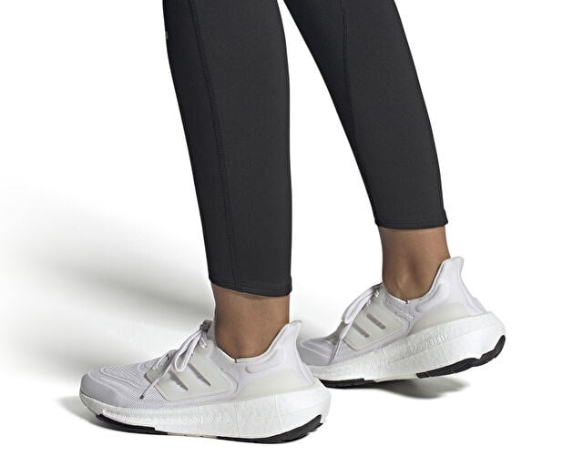 ADIDAS ULTRABOOST LIGHT W Kadın Koşu Ayakkabısı GY9352 Beyaz