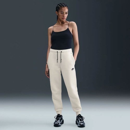 Markali Nike Sportswear Tech Fleece Beyaz Kadın Eşofman Altı HV6779-133
