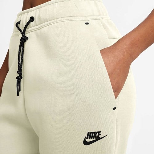 Markali Nike Sportswear Tech Fleece Beyaz Kadın Eşofman Altı HV6779-133