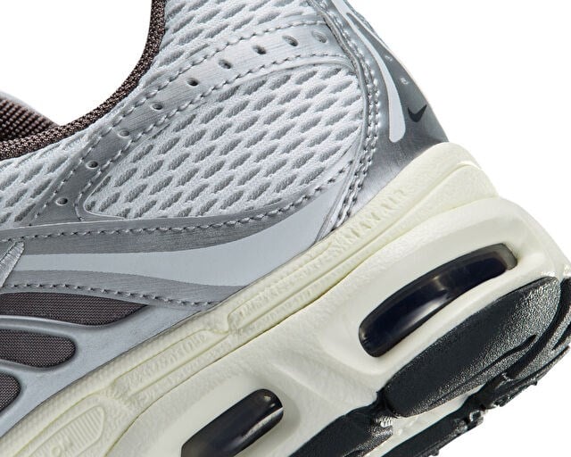 NIKE AIR MAX MOTO 2K (GS) Genç Günlük Ayakkabı IV5764-094 Gri
