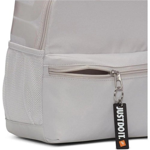Nike Brasilia Jdı Mini Gri Stil Sırt Çantası 11L DR6091-078 Dolgulu Omuz Askıları ile Rahat Kullanım