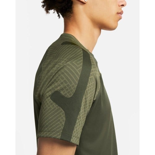 Nike DH8698-325 Dri-Fit Strike Erkek T-Shirt