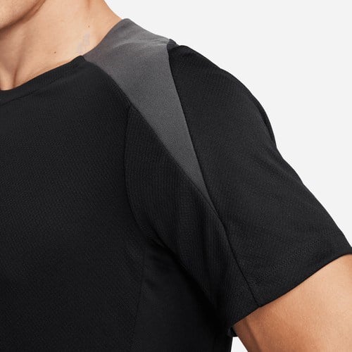 Nike Dri-Fit Erkek Siyah Futbol  FORMASI.010