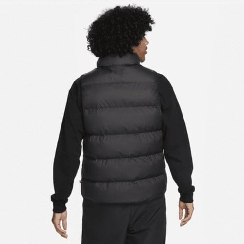 Nike FB8193-010 Storm-FIT Windrunner Erkek Şişme Yelek S Kesim Kalıbı ile Siyah Renk