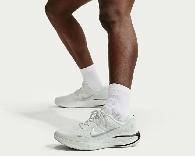 NIKE JOURNEY RUN Erkek Koşu Ayakkabısı FN0228-122 Beyaz