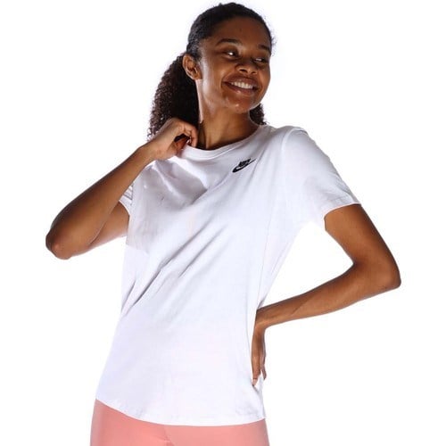 Nike Kadın T-Shirt Beyaz Renkli Yumuşak Pamuklu Kumaş ile Günlük Kullanım için Rahat Tasarım