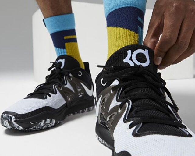 NIKE KD15 Genç Basketbol Ayakkabısı DC1975-101 Siyah