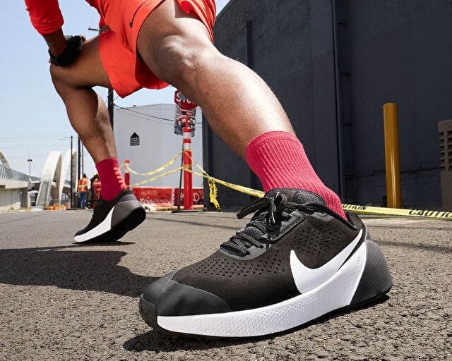 NIKE M AIR ZOOM TR 1 Erkek Antrenman Ayakkabısı DX9016-002 Siyah