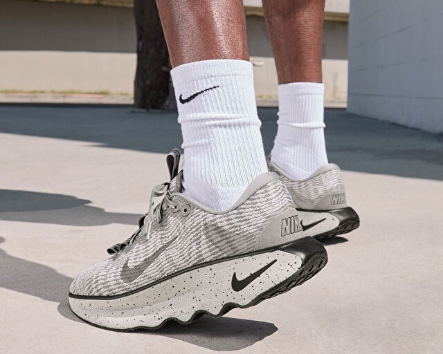 NIKE MOTIVA Erkek Koşu Ayakkabısı DV1237-002 Gri