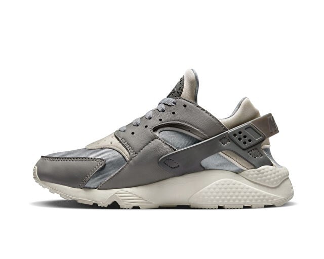 NIKE NIKE AIR HUARACHE Erkek Günlük Ayakkabı FB8988-001 Gri