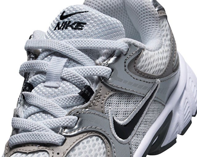 NIKE NIKE V5 RNR E (PS) Çocuk Günlük Ayakkabı HQ6412-100 Beyaz