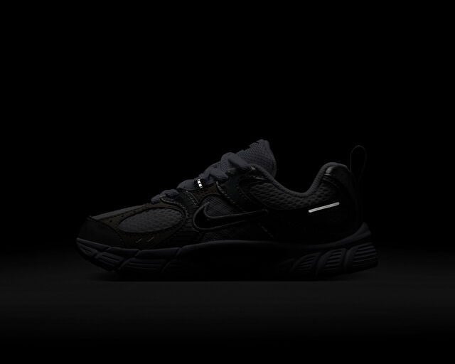 NIKE NIKE V5 RNR E (PS) Çocuk Günlük Ayakkabı HQ6412-100 Beyaz