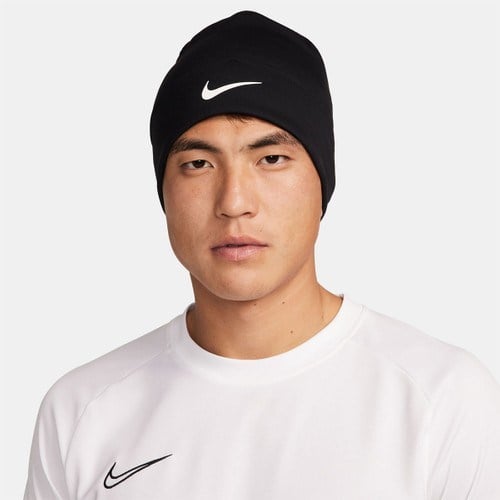 Nike Peak Siyah Bere Yumuşak Kumaş ve Esnek Yapısıyla Erkek Kullanıcılar İçin İdeal Seçim