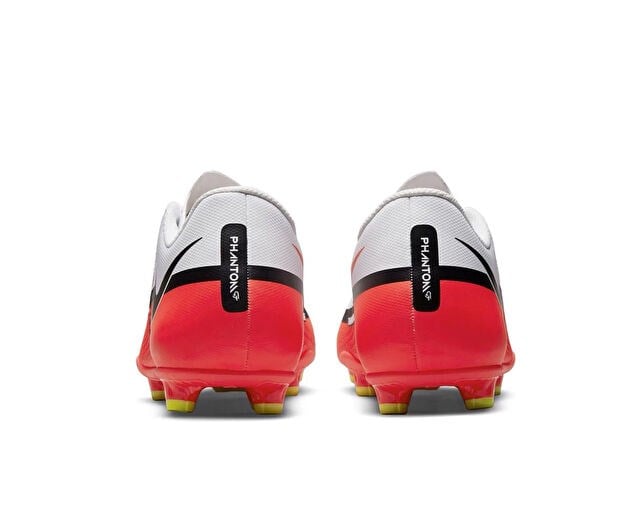 NIKE PHANTOM GT2 CLUB FG/MG Erkek Çim Zemin Kramponu DA5640-167 Beyaz