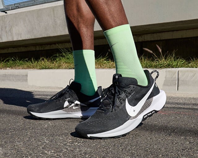 NIKE REACTX PEGASUS TRAIL 5 Erkek Koşu Ayakkabısı DV3864-001 Siyah