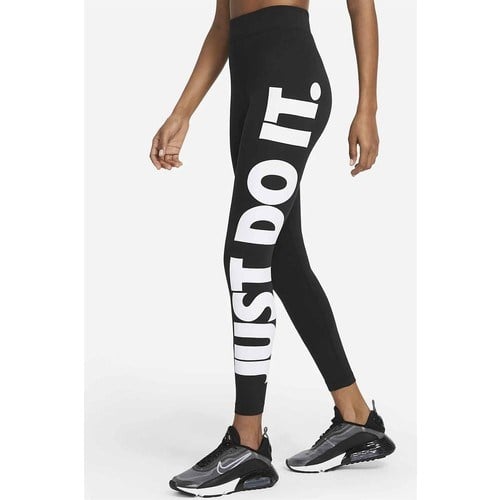 Nike Sportswear Essential