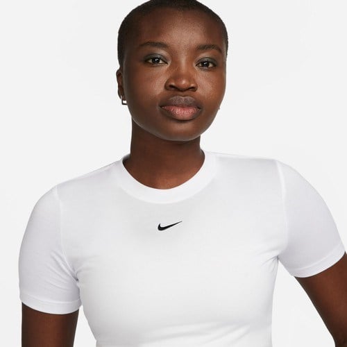 Nike Sportswear Essential Slim-Fit Crop Kadın Beyaz Günlük T-SHIRT.100