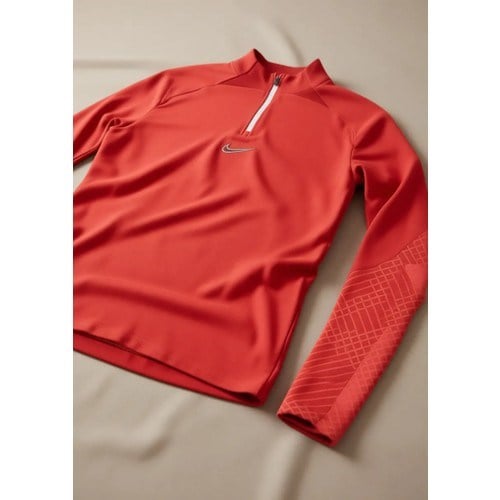 Nike Strike 22 Erkek Kırmızı Sweatshirt Dar Kesim Modern Stil ile Rahat Kullanım