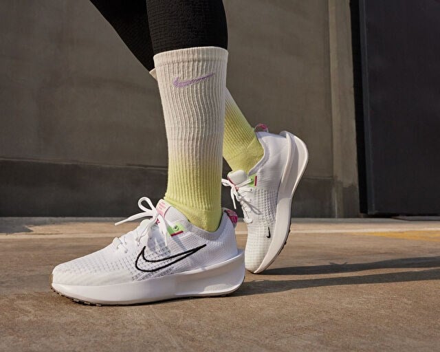 NIKE W INTERACT RUN Kadın Koşu Ayakkabısı FD2292-102 Beyaz