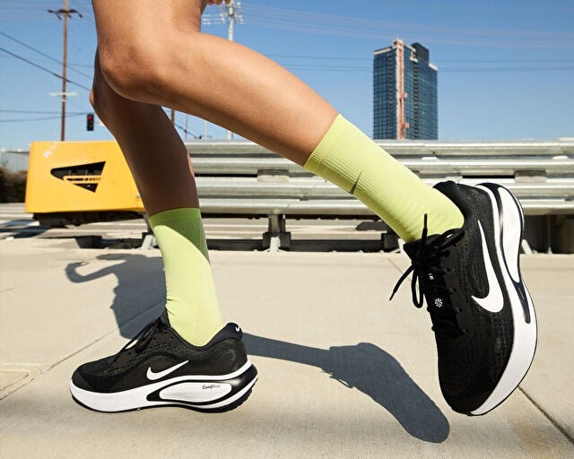 NIKE W JOURNEY RUN Kadın Koşu Ayakkabısı FJ7765-001 Siyah