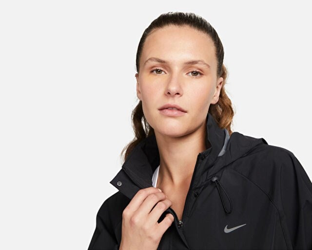 NIKE W NK SWIFT SF JKT Kadın Koşu Ceketi FB7492-010 Siyah