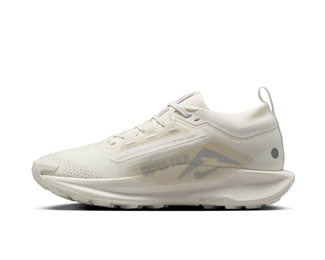 NIKE W PEGASUS TRAIL 5 GTX FQ0912-102 Krem