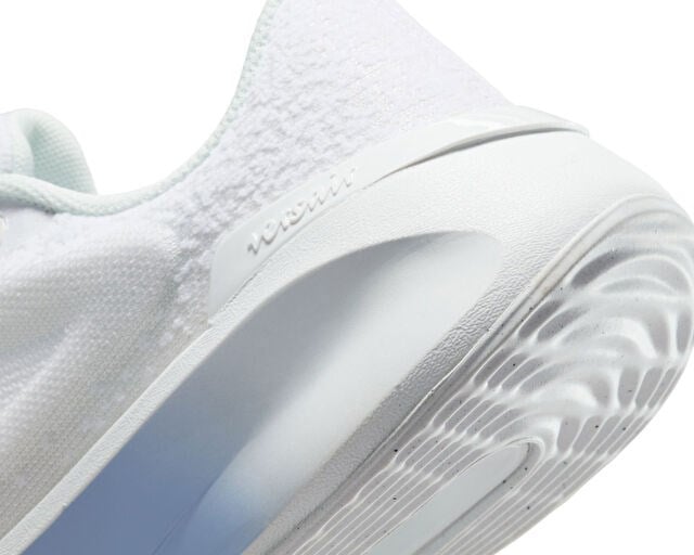 NIKE W VERSAIR Kadın Antrenman Ayakkabısı DZ3547-106 Bej
