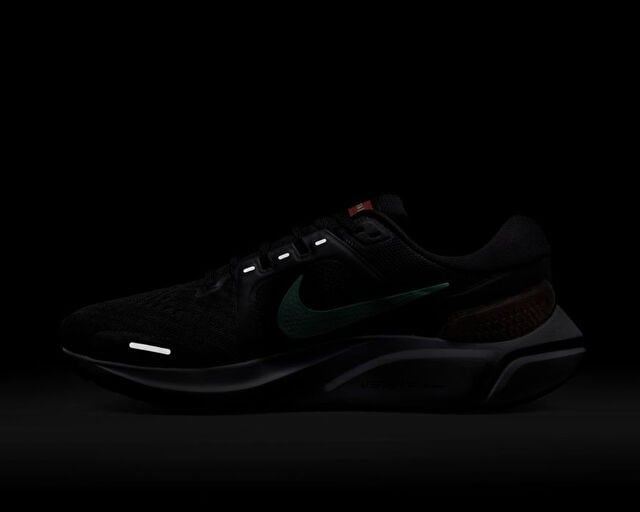 NIKE WMNS AIR ZOOM VOMERO 16 Kadın Koşu Ayakkabısı DA7698-009 Siyah