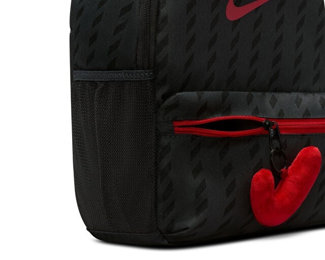 NIKE Y NK JDI MINI BKPK SU26 AOP Sırt Çantası-En: 25,5 cm, Boy: 33 cm, Derinlik: 12,5 cm IO1530-010 Siyah
