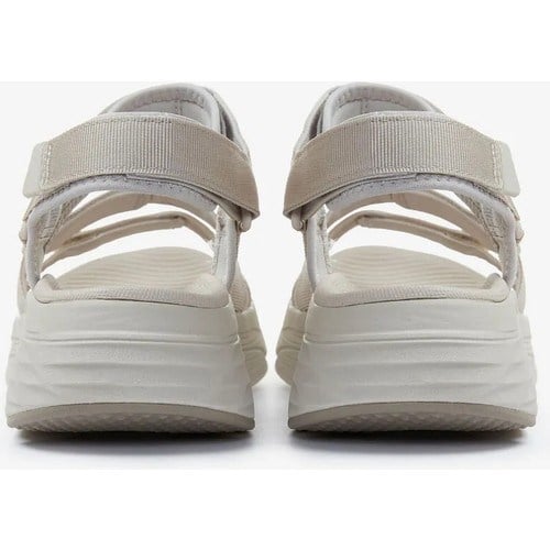 Skechers 140218 Max Cushioning Lured Kadın Sandalet Pudra Renk Poliüretan Malzemeden Üretilmiştir