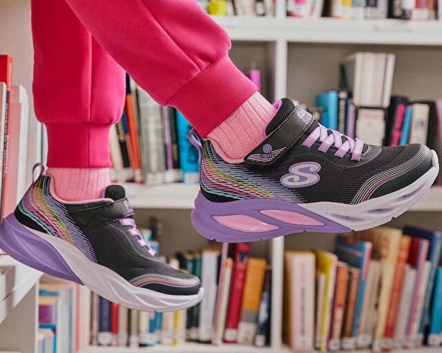 SKECHERS COSMIC GLOW RAINBOW BEAM Çocuk Günlük Işıklı Ayakkabı 303709L-BKMT Siyah