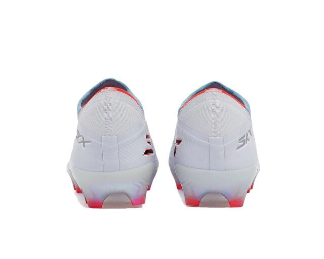 SKECHERS SKECHERS SKX 01 Erkek Çim Zemin Kramponu 252110-WTQP Beyaz