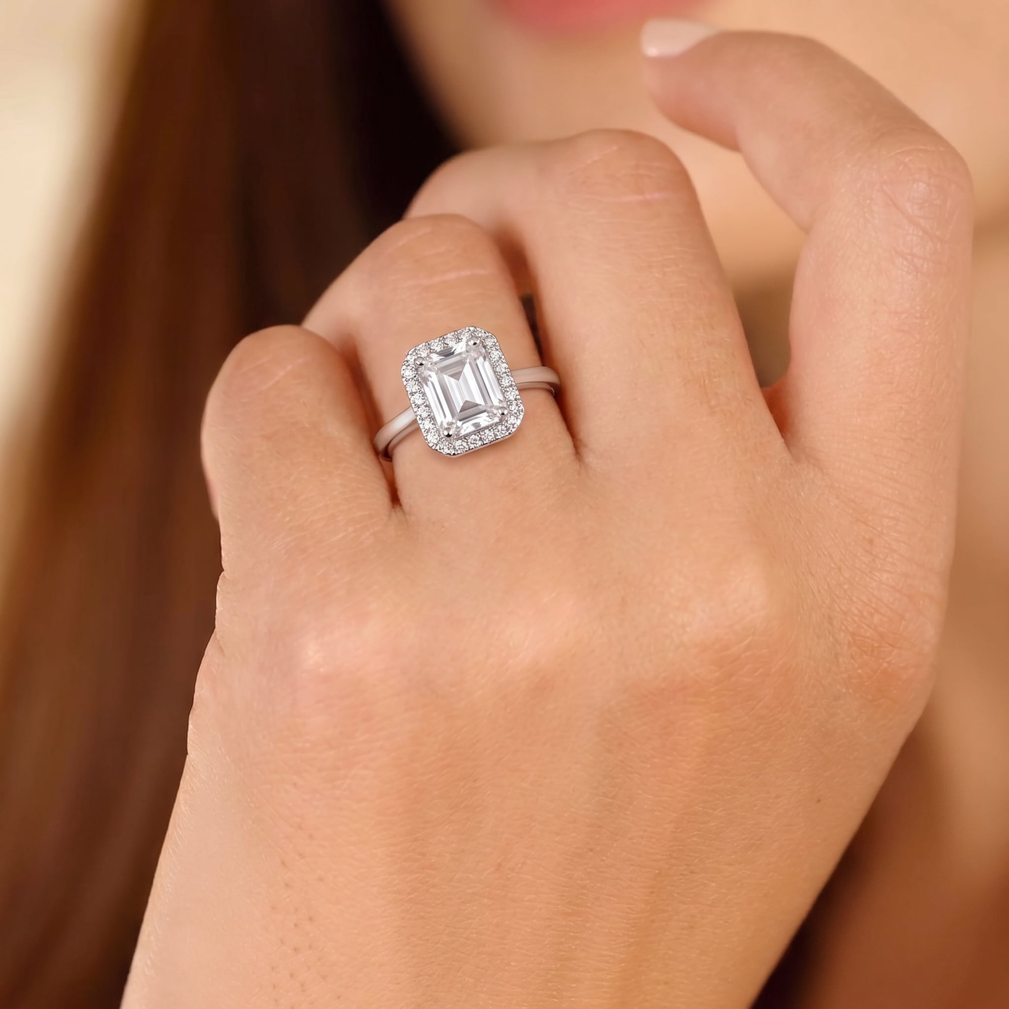 14k-altin-beyaz-tasli-baget-yuzuk-244--0-7bd8.jpg