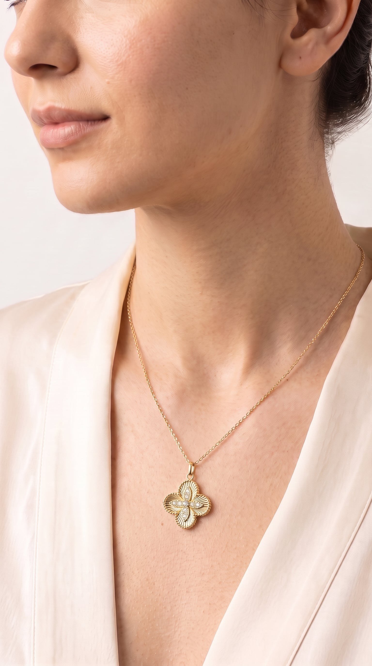 14k-altin-yonca-kolye-316-gr--420d-.jpg