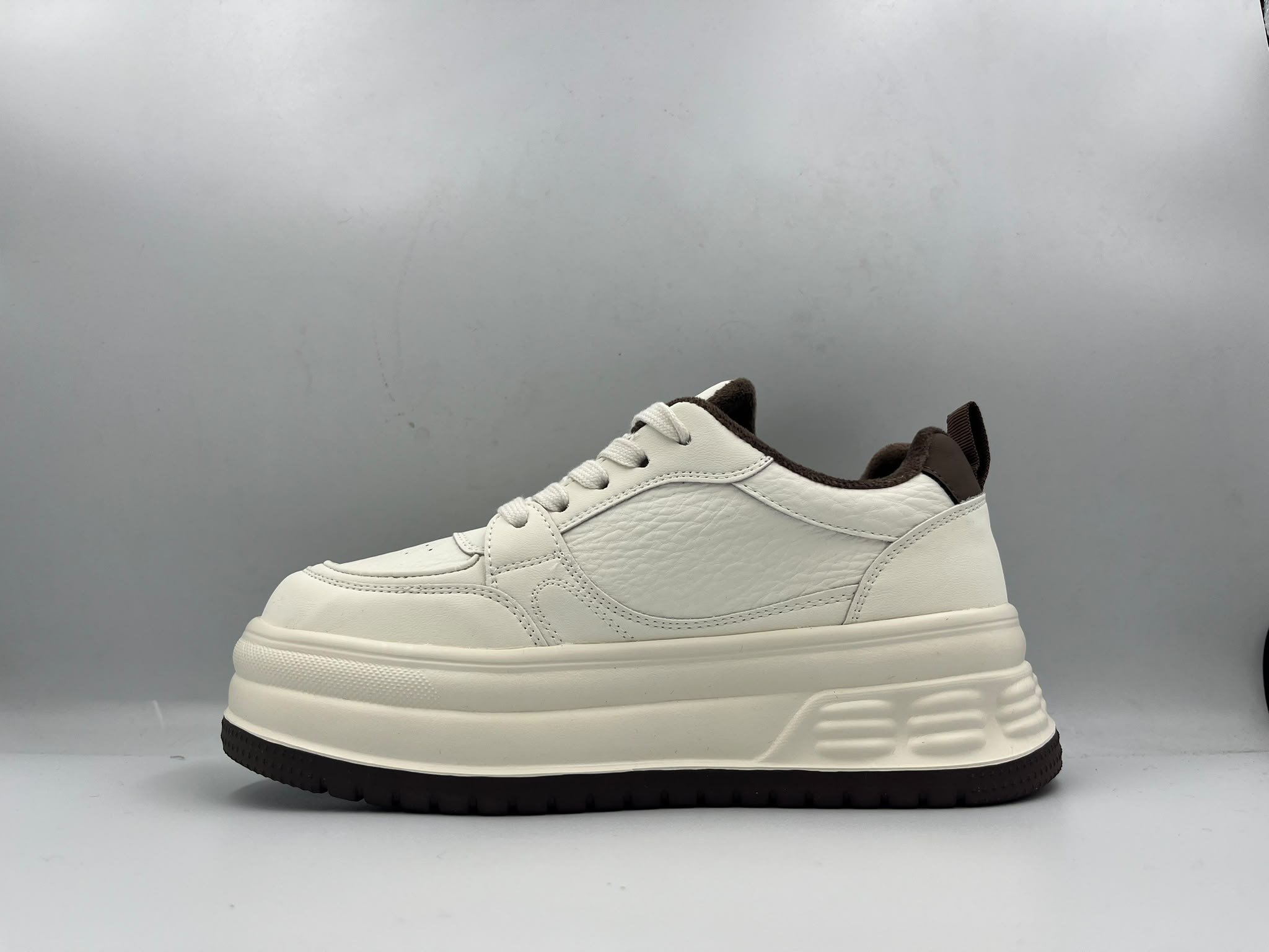 Kadın Beyaz Vizon Yüksek Kalın Taban Deri Casual Sneaker Spor Ayakkabı