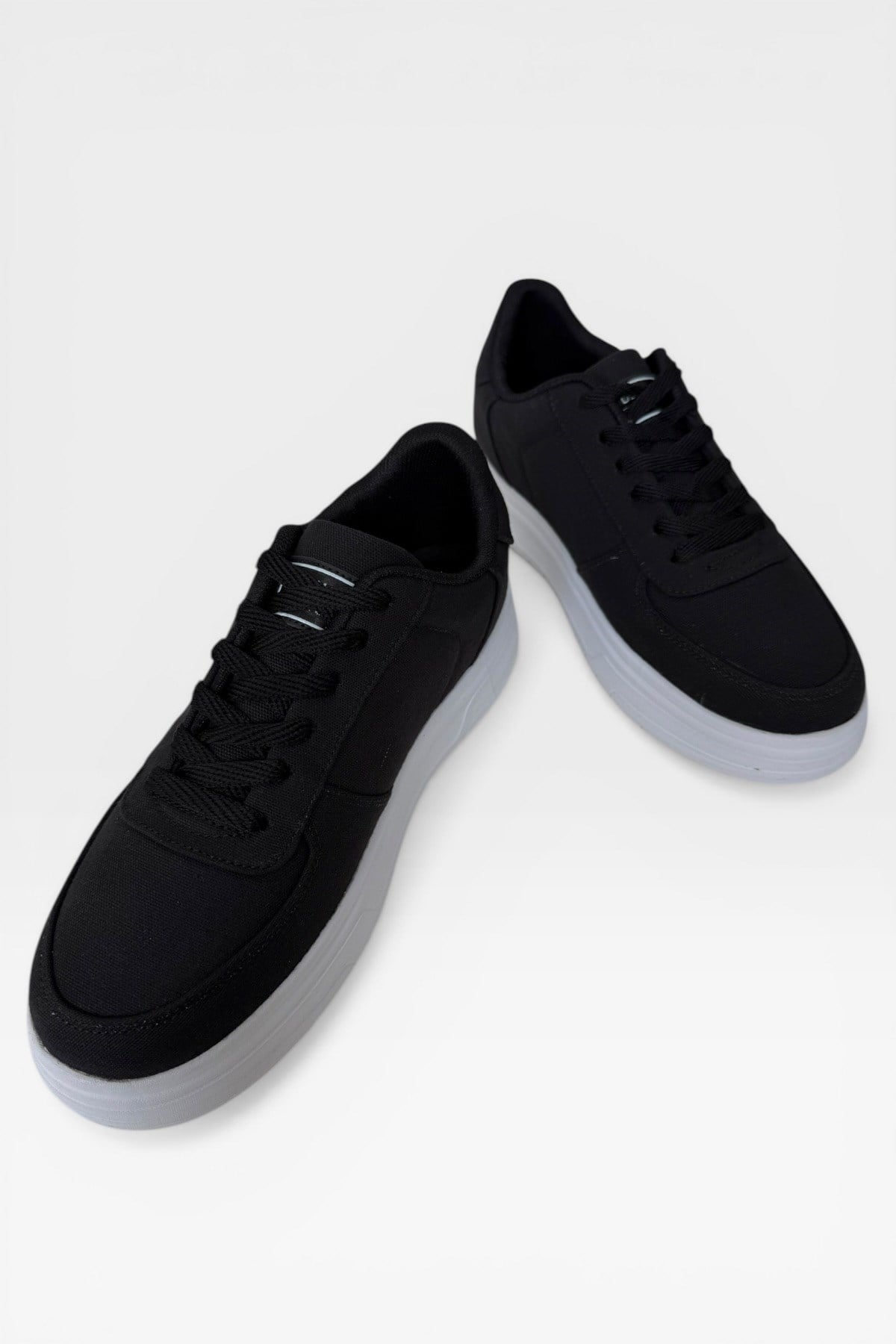 Erkek Keten Sneaker Ayakkabı SİYAH - BEYAZ