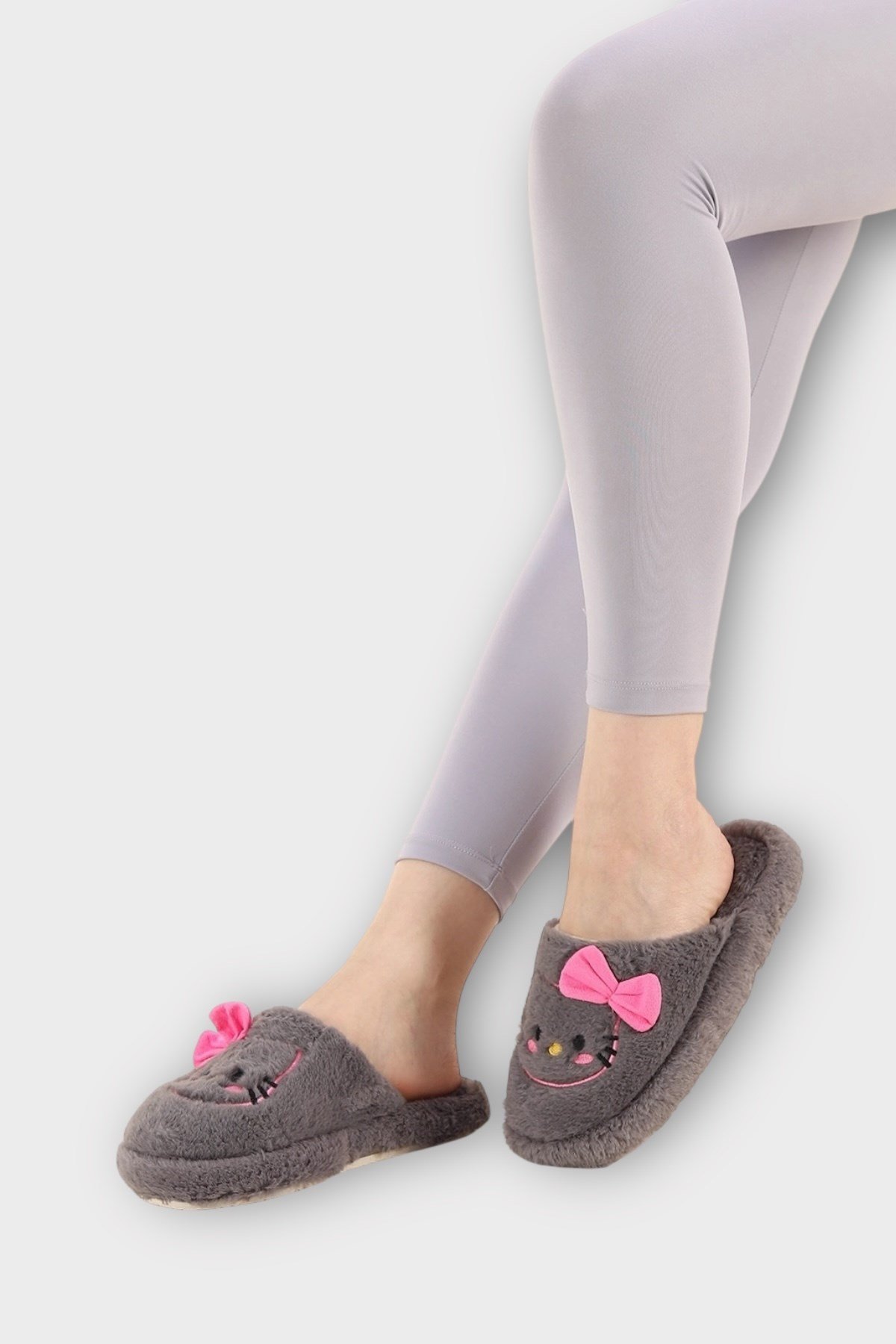 HelloKitty Figürlü Sıcak Tutan Kışlık Kadın Ev Terliği FÜME - PEMBE
