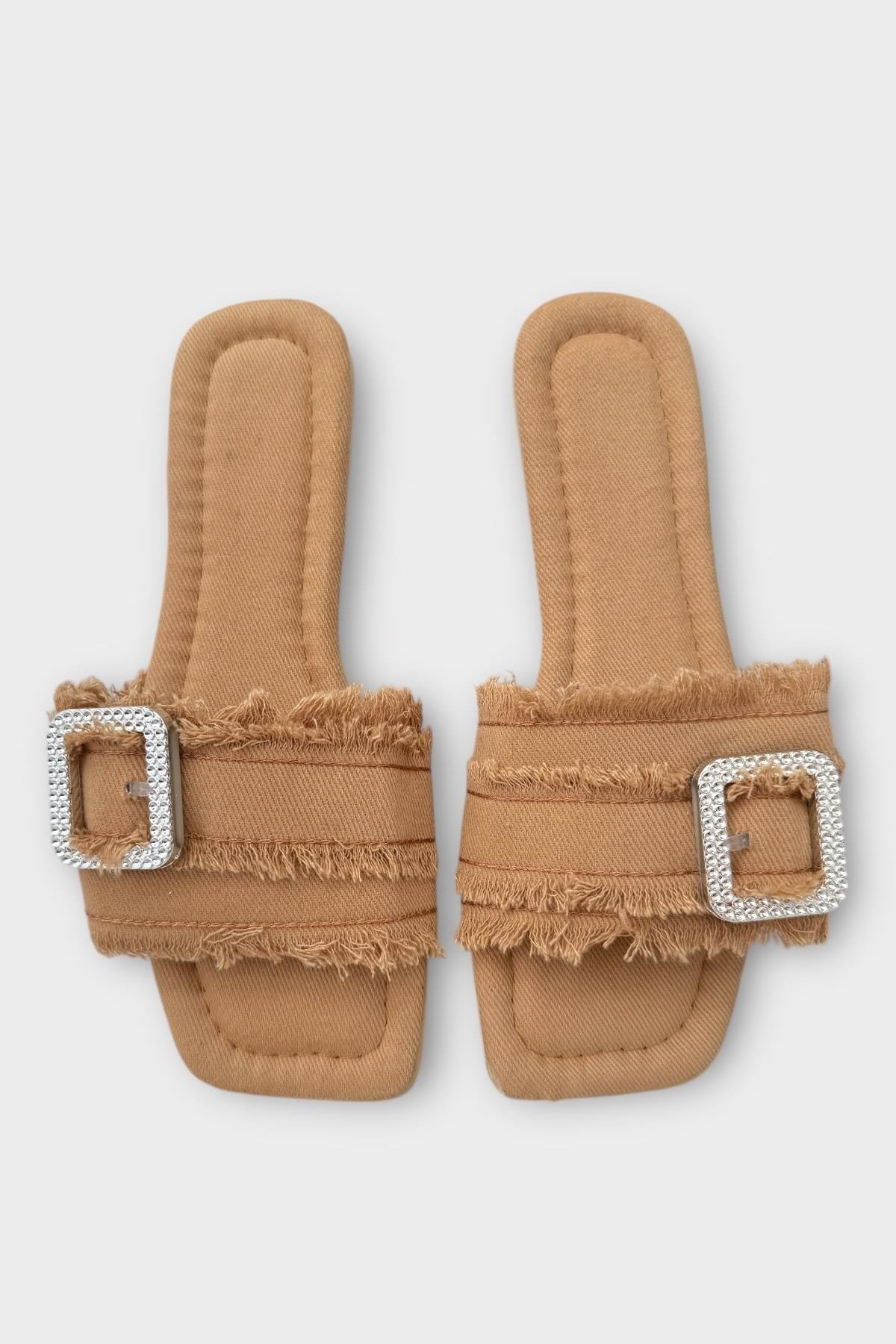 Kadın Püskül Detay Tokalı Denim Terlik BEJ