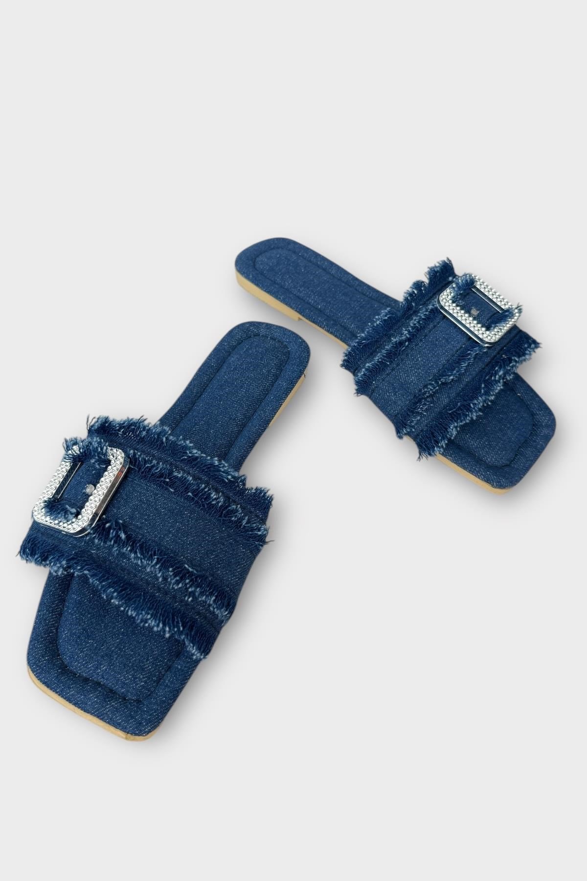 Kadın Püskül Detay Tokalı Denim Terlik LACİVERT